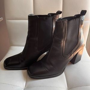 Pee owned block heeled chelsea boots, square toe